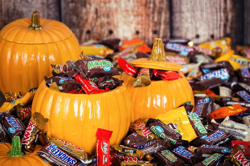 pumpkins full of chocolate bars